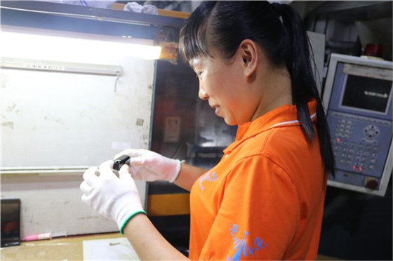 深圳博騰納塑膠模具廠：12道質(zhì)檢工序，品質(zhì)有保障